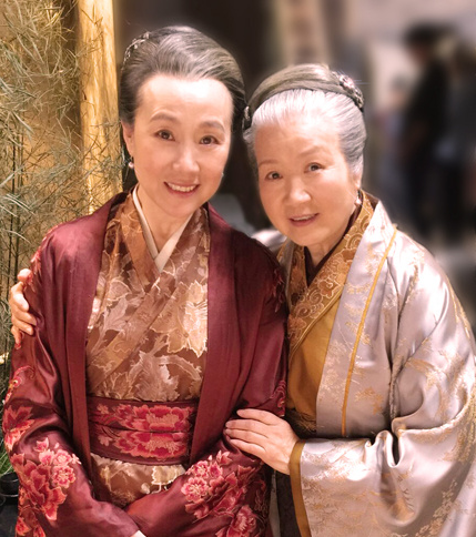 著名演员康群智嫁圈外普通丈夫生一子幸福美满儿子成骄傲