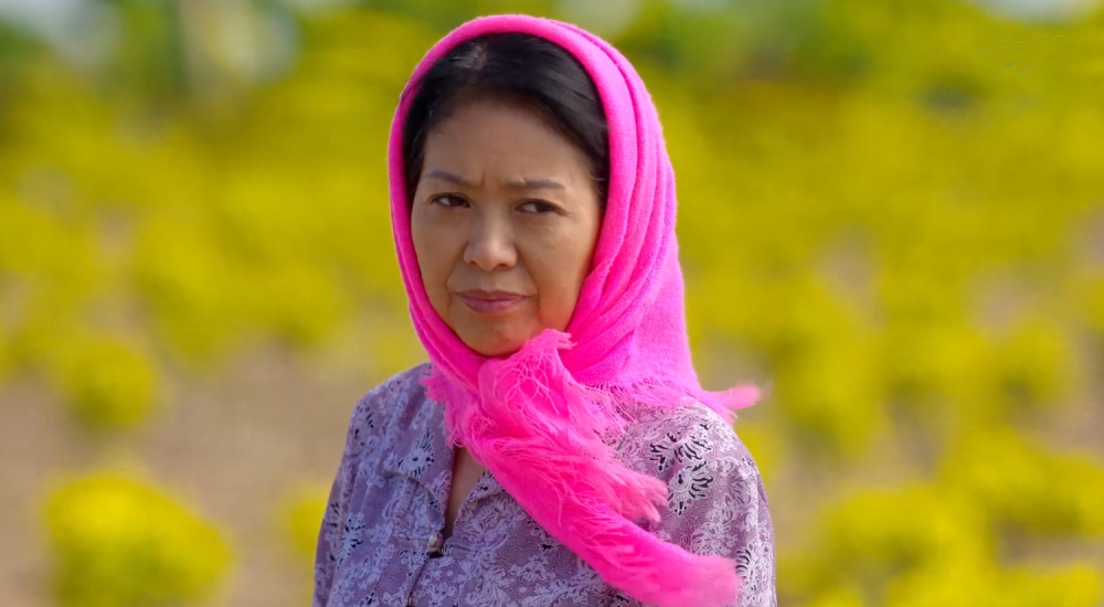 小爽本来是个服装店的老板娘,还曾扮演王长贵的女友去糊弄谢大脚,后来