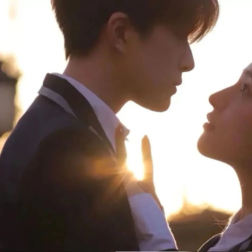 头像|"浪漫真人情头"_腾讯新闻