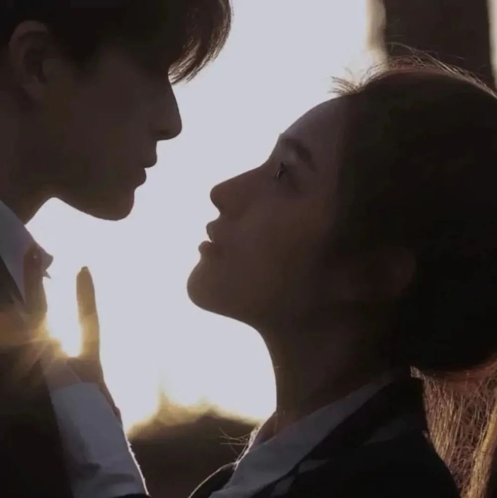 头像|"浪漫真人情头"_腾讯新闻