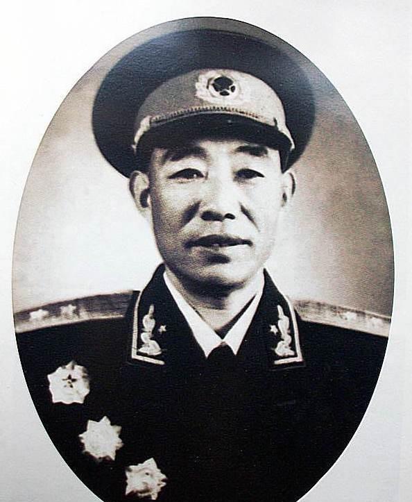 姓孔并不特殊,像孔从洲,孔石泉等将军都姓孔,但孔庆德特殊就特殊在他