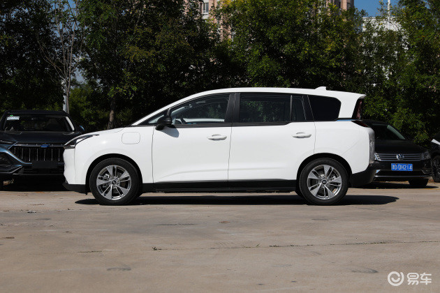 鲨向新能源白菜价一汽奔腾新能源来袭配置丰富厚道