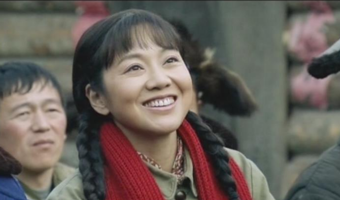 凭借着这部剧里牛鲜花一角,闫妮两年内获六大电视剧盛典最高奖项,并