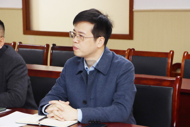 顾晓明与无锡国济康复医院业务院长刘云生签署了医联体共建合作协议