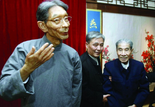 而侯耀文拜师赵佩茹也属于这种类型.