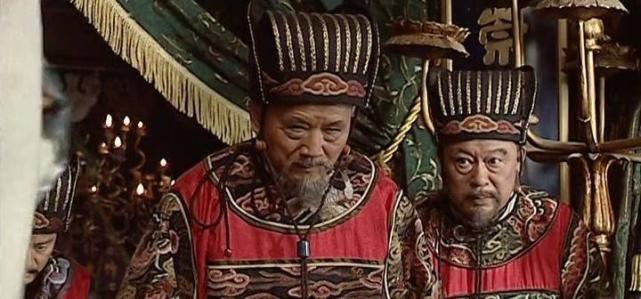 大致是一个老带新,挨个"传承"的格局,严嵩,徐阶,高拱,张居正曾是一起