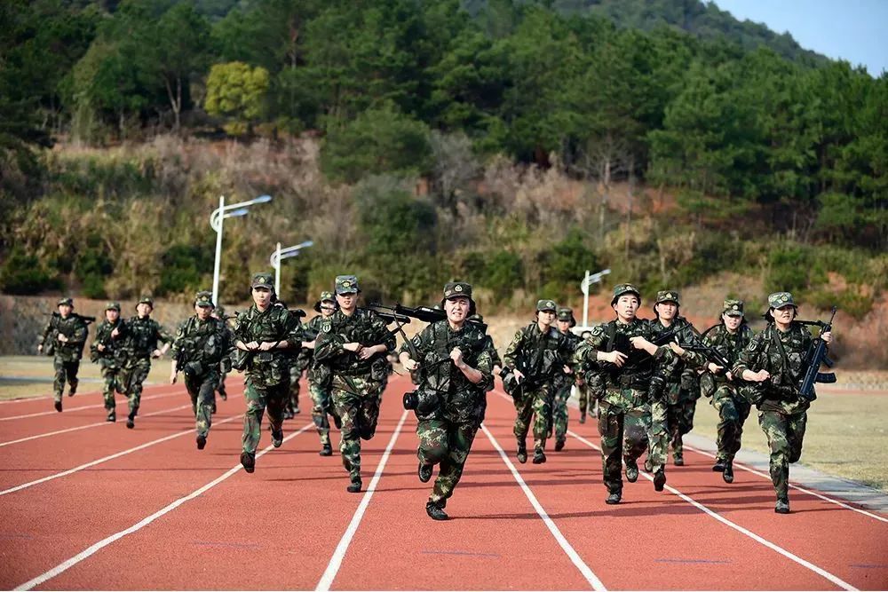 四年级语文下册教材全解学员27未苏全家福