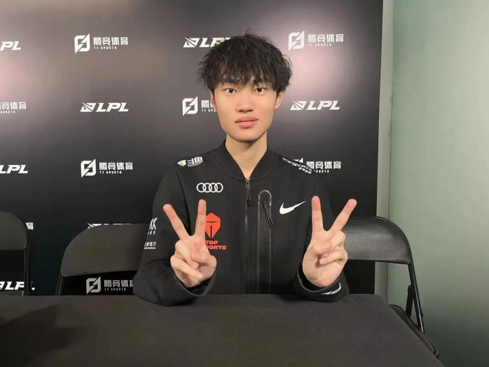 春季赛专访tesknight谢谢粉丝们的支持我们会更好地赢下去