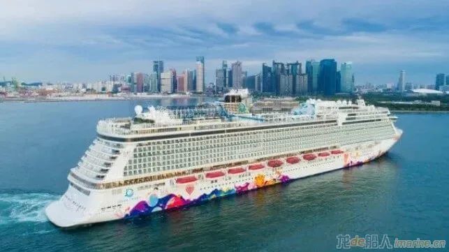其中第一艘是"云顶梦"号,最近一直在香港运营短途邮轮旅行,"世界梦"号