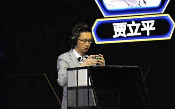 最强大脑贾立平一手魔方破了世界纪录走红后和妻子离婚