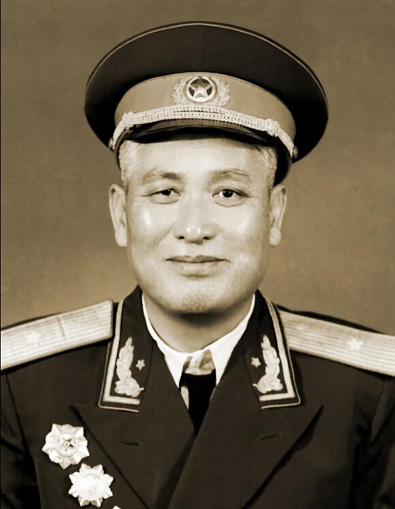 从开国将军村人出行看变化汽车电车多了农用三轮车少了