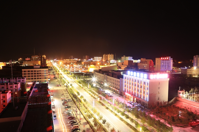 若羌县夜景图片