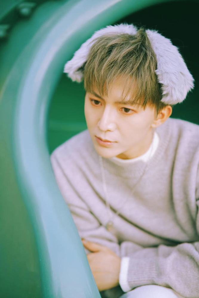 实力歌手梁君诺携新作回忆的角落暖心回归温柔道出无奈心事