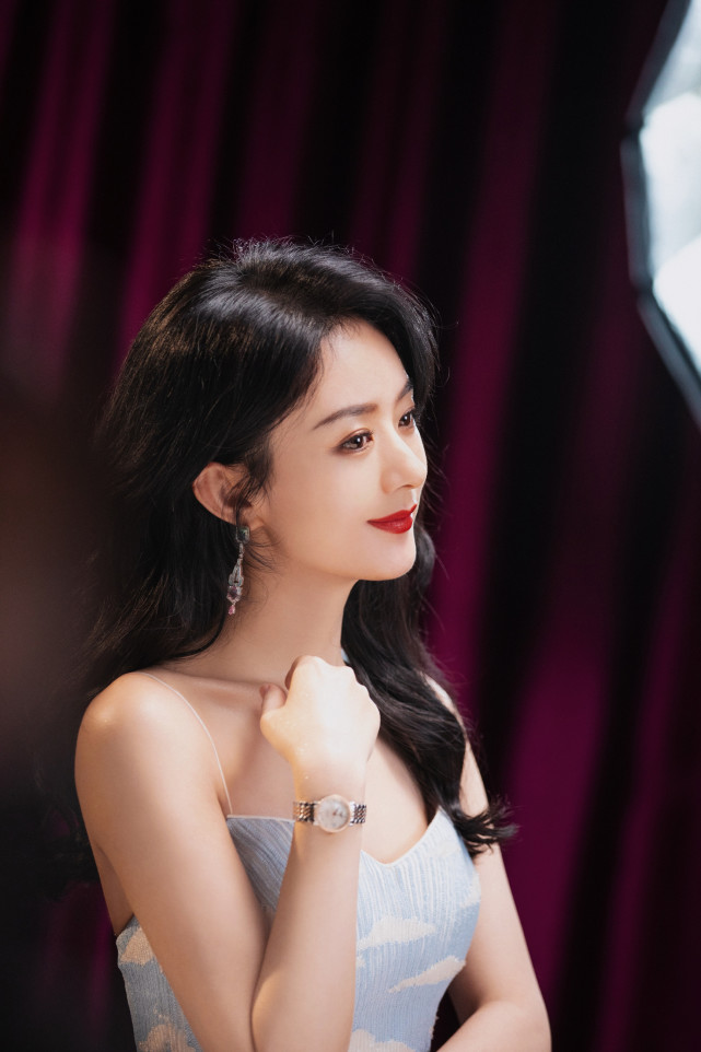 赵丽颖侧颜好漂亮啊