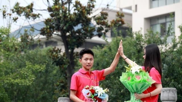 最美高考状元陈凤竹采访时曾说没谈过恋爱现在怎么样了
