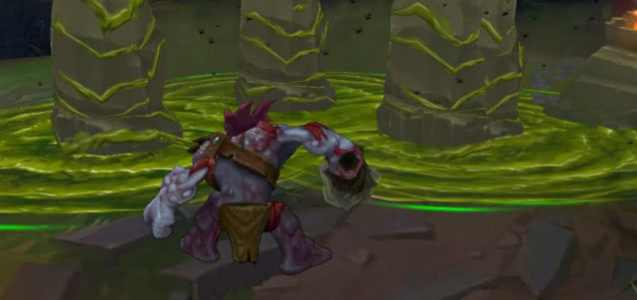 巨魔这款皮肤还是重做过的,老玩家应该知道早期lol这皮肤还要丑一些