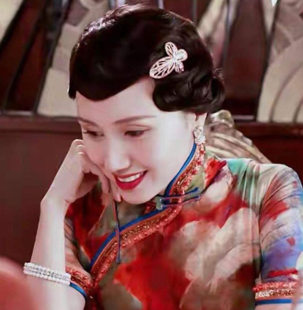 有种"气质"叫袁泉穿旗袍,虽然长相算不上惊艳,却优雅到骨子里_腾讯