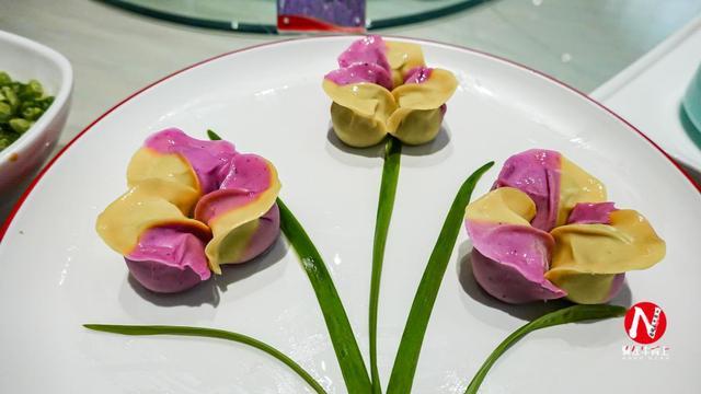 吃起来口感也很好,它不仅仅是美食还看起来很好看,不少饺子摆在一起看