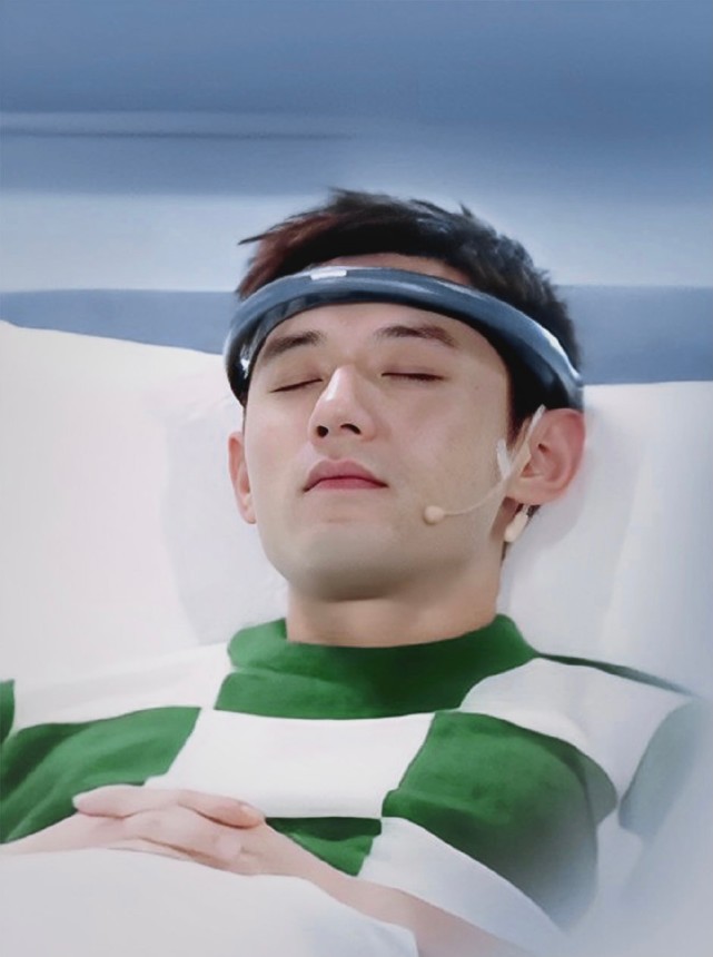 张继科恋情又曝光带女友度假过夜打高尔夫新欢抽烟离过婚