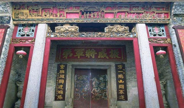 600多年间,大鹏所城涌现出赖恩爵,刘起龙等一批杰出的民族英雄,古城内