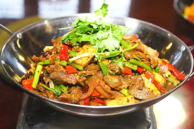 美食推荐i干锅牛肉新都腊王府的大爆款