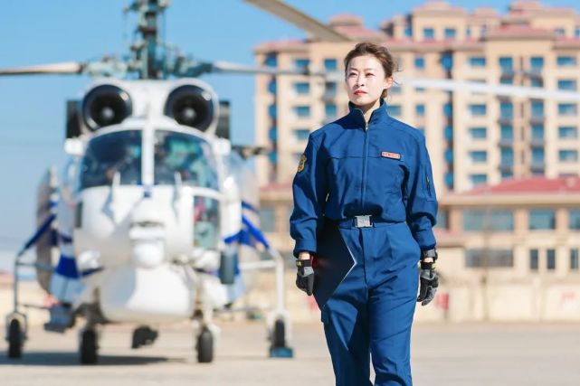 飒全国唯一消防直升机女飞行员是个青岛嫚儿