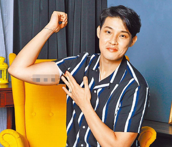 男星寇家瑞自曝当爸与女友恋爱7年仍不结婚女儿1岁长相出众