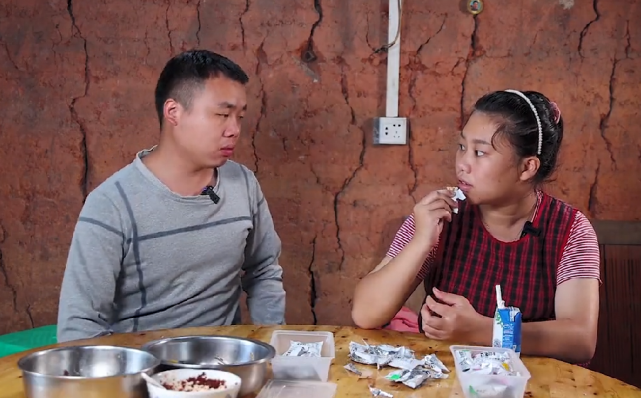 洪霞妹儿:富家女为爱嫁到农村三年生三胎,公婆:能生多生!