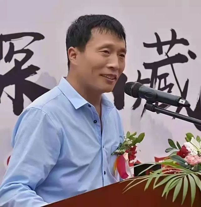 王海云|做一颗孤独而闪亮的星辰