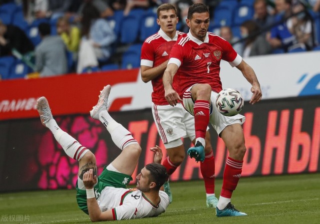 的俱乐部也被欧足联禁止参加欧战比赛,莫斯科斯巴达直接从欧联杯