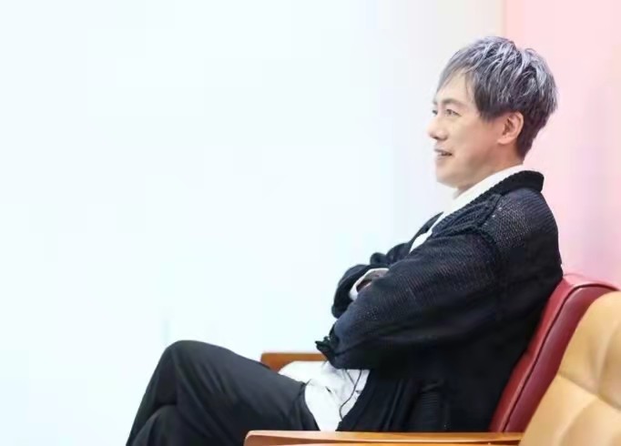 停工3年多张宇高调复出并且大谈爱人十一郎