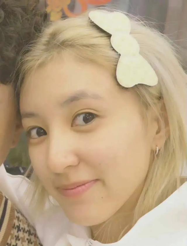 华晨宇新恋情曝光女友疑似王悦伊