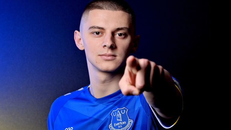 俄罗斯队长打破沉默质问国际足联双标做法点透乌克兰国脚伪善