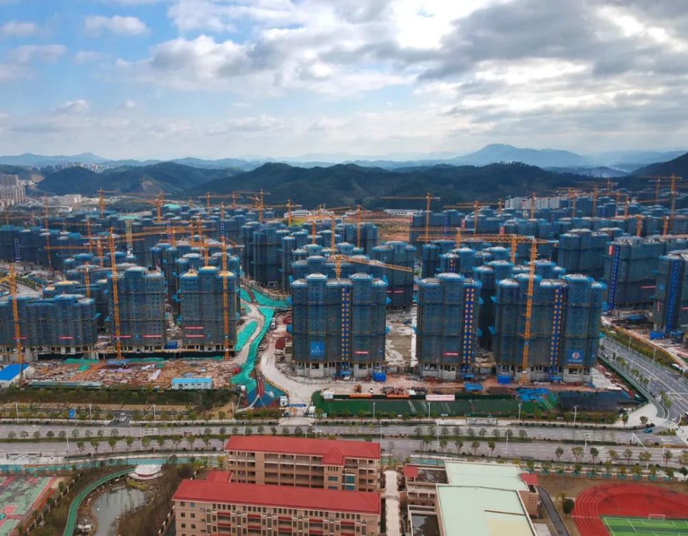 云谷小区二期1区项目进入内外装修阶段_腾讯新闻