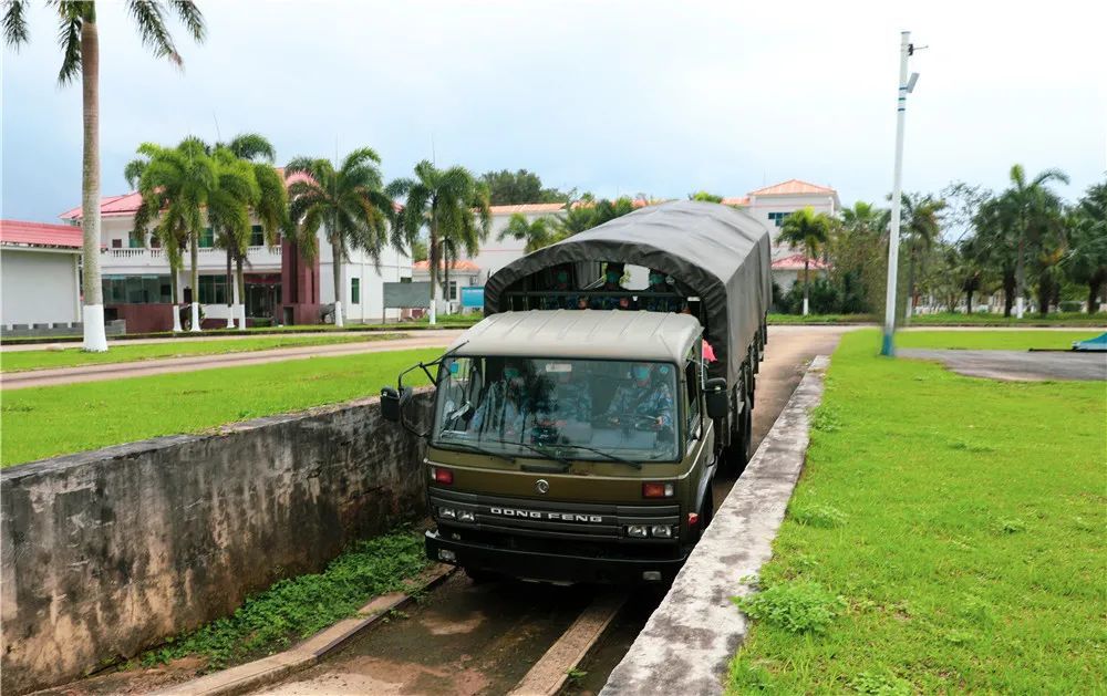 海军学兵汽车驾驶训练现场_腾讯新闻