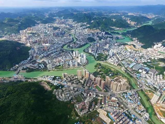 贵州首个开通水上公交的城市铜仁2元就可以饱览锦江风光