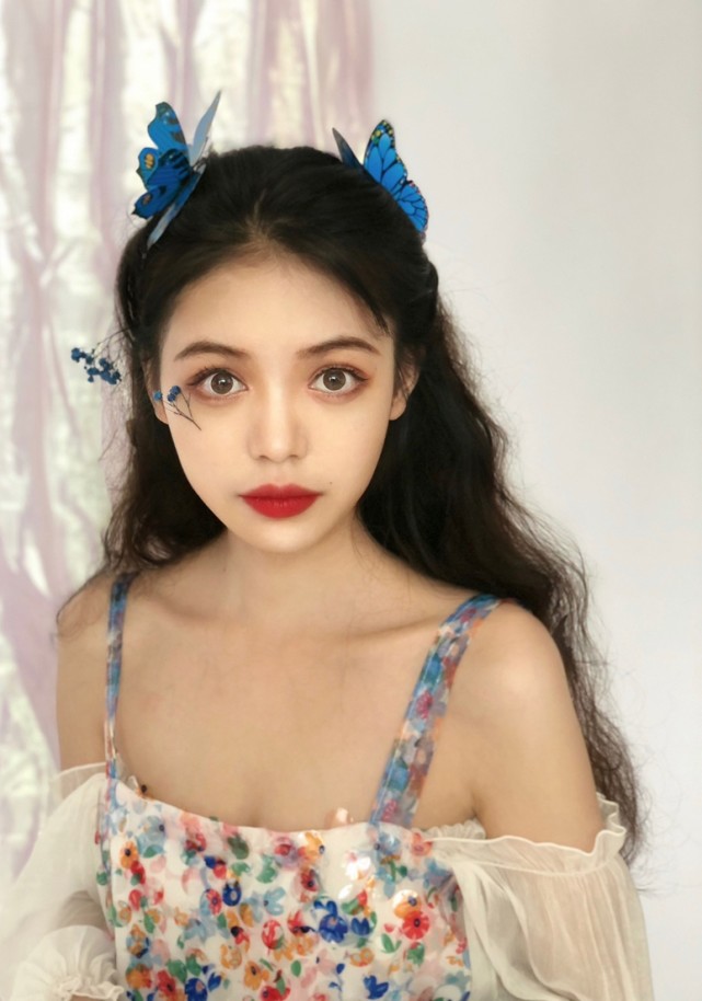 武汉模特通告# #模卡制作#接单通告: 人像创作简介:本人身高162cm