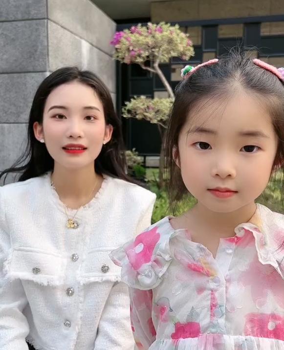 陈三废19岁妹妹被曝前男友一双手数不清即将结婚却说自己单身