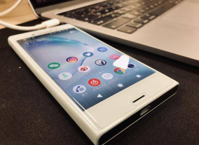 索尼xperia x compact外观体验,不愧是小屏机