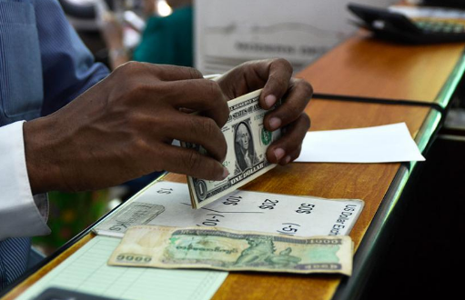 美元汇率再飙升 1美金可兑换1900多缅币 腾讯新闻