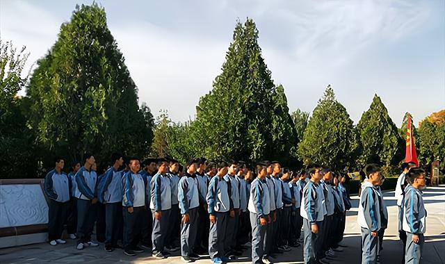 除上述三所学校外,青桐中学,延吉县第一中学,同心县回民中学,青桐市第