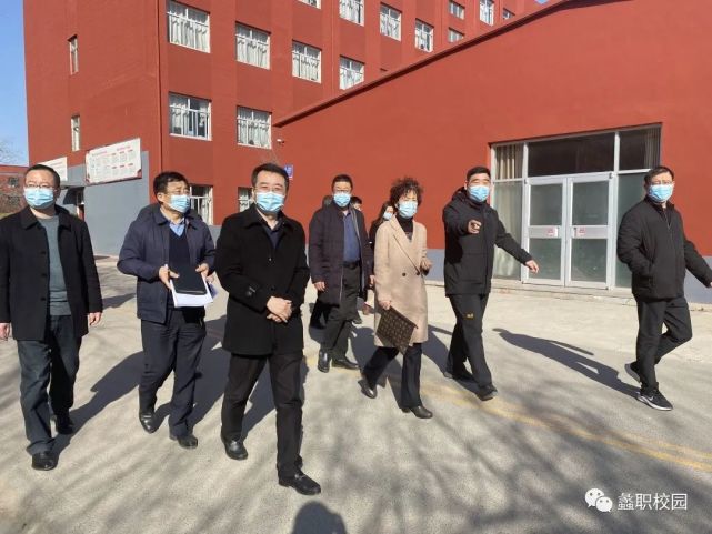 刘同会处长莅临我校,对学校开学重点工作进行检查,县教体局张亚强局长