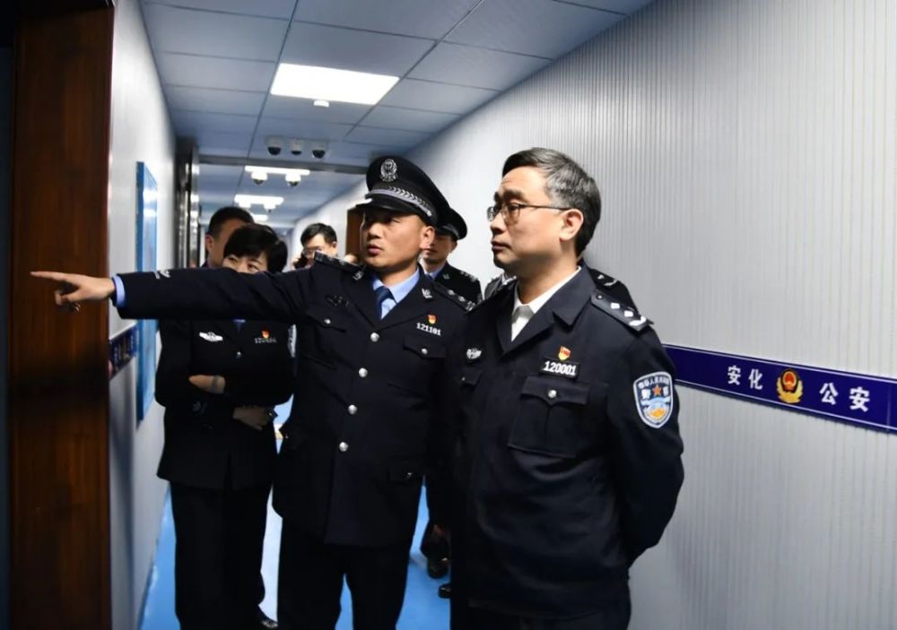 市公安局党委委员,副局长詹望彪,安化县委常委,政法委书记李德辉,安化