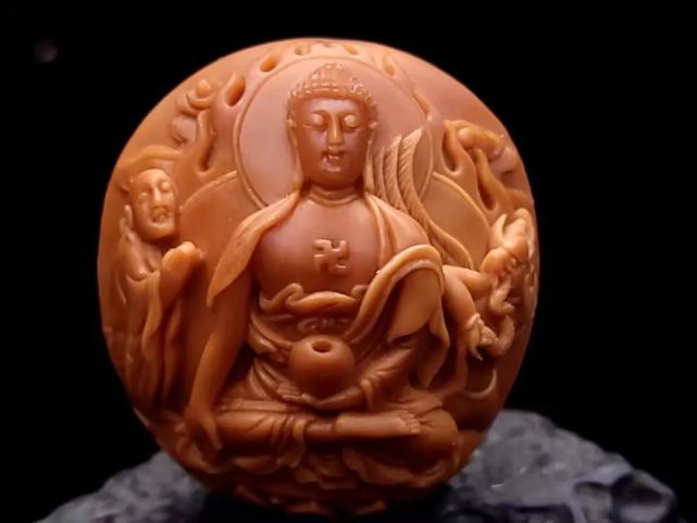 【好核雕鉴赏】:陈航君本工作品《万佛朝宗》