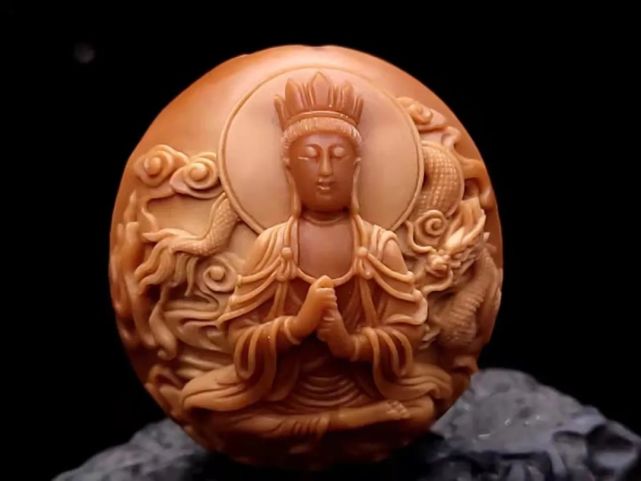 【好核雕鉴赏】:陈航君本工作品《万佛朝宗》