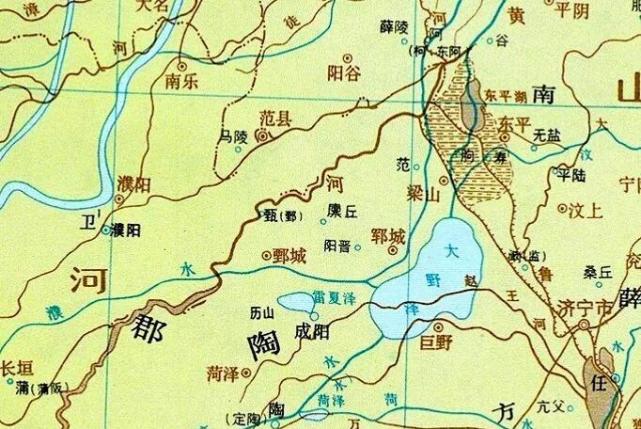 鉅野澤也就是大野澤,在現在山東菏澤的東北方,鉅野縣和鄆城縣之間.