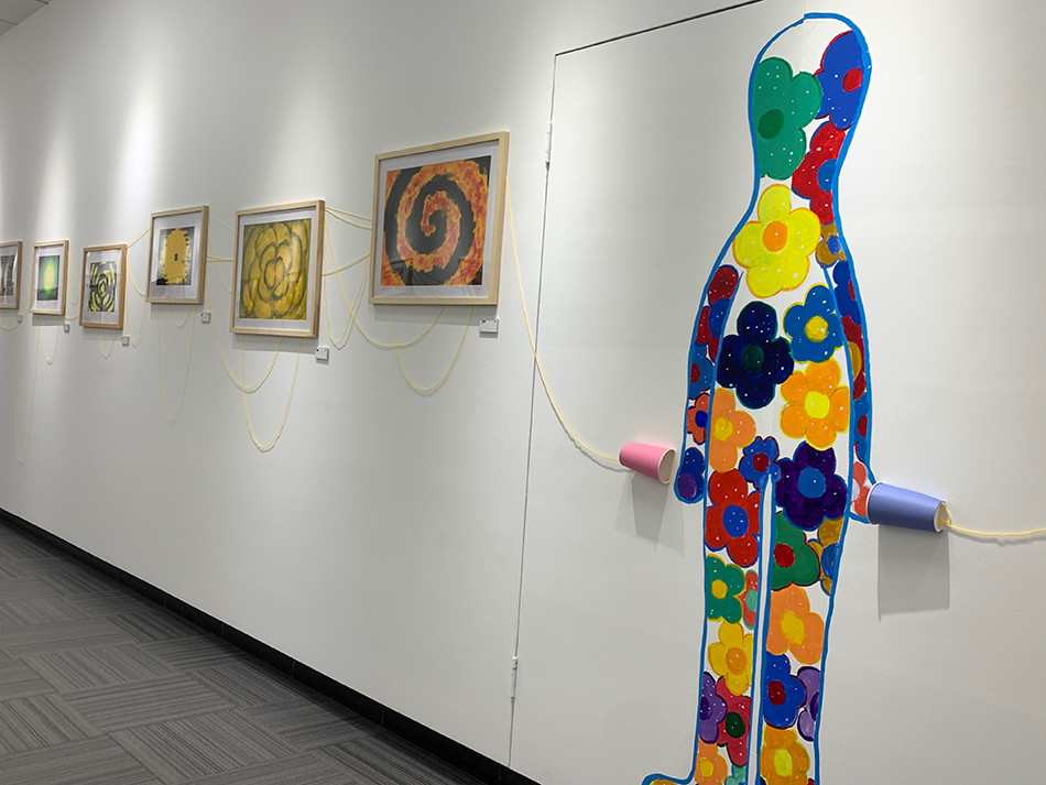 600号画廊 开启第三期 参展艺术家是三位精神分裂患者 天天看点