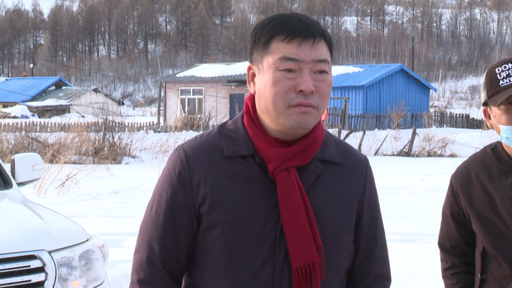 刘淼群强调,要抢抓项目建设黄金期,一手抓好疫情防控