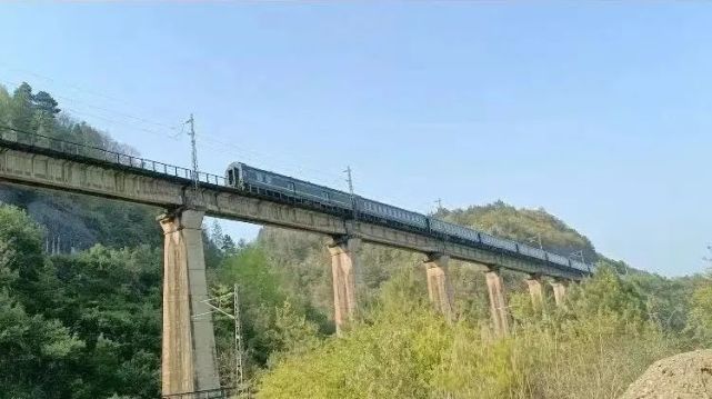 兴永郴赣铁路写入了(国发〔2022〕2号)文件