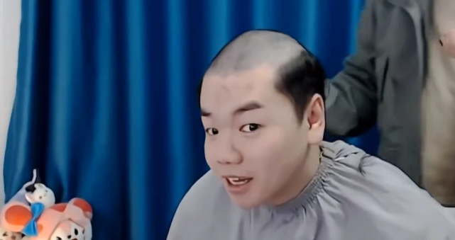 王者荣耀大主播冲百胜谁最惨?张老三剃光头,吕德华南瓜太搞笑!